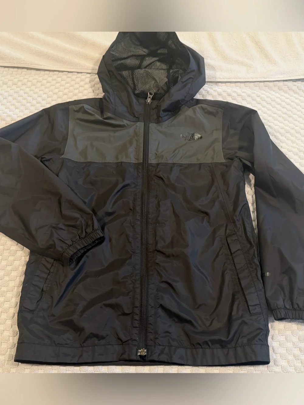 The North Face Boys 10/22 Black Hooded Windbreaker Jacket